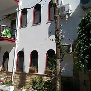 Konukevi Siren, Foça