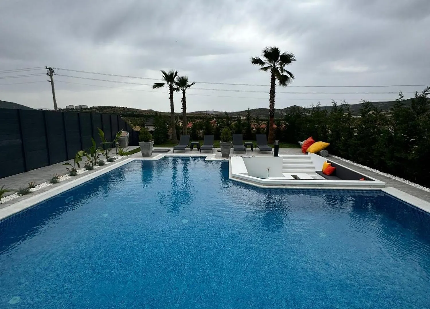 Sunken Seated Fire Pit Villa! フォチャ
