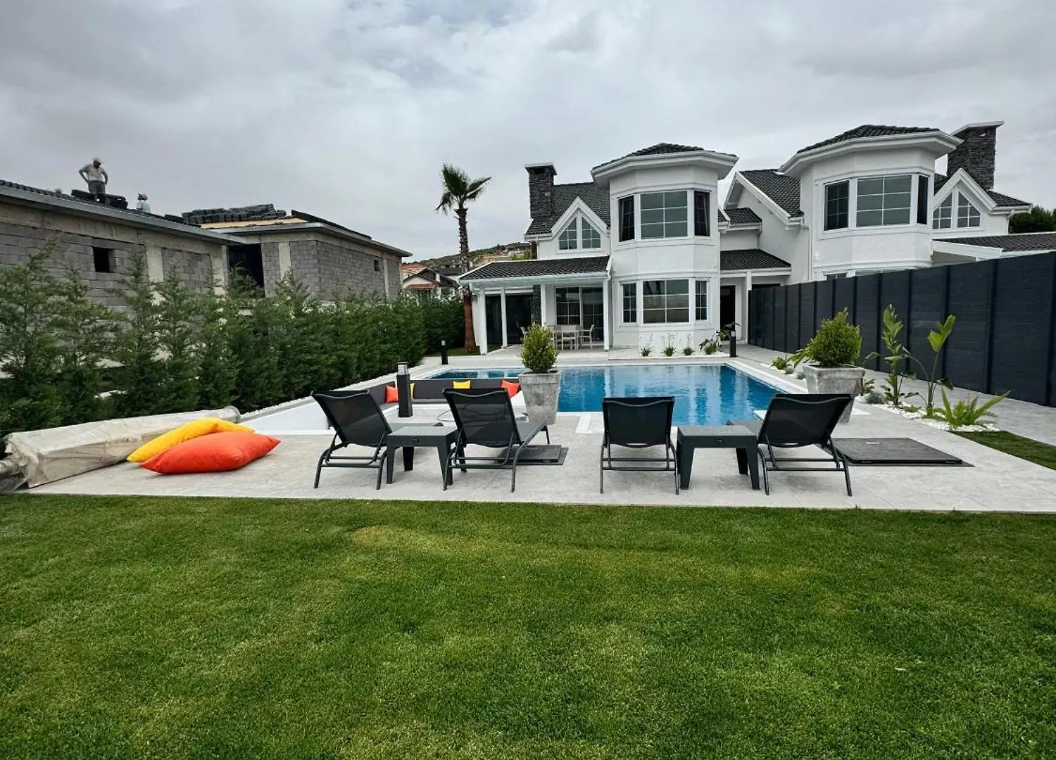 Sunken Seated Fire Pit Villa! フォチャ